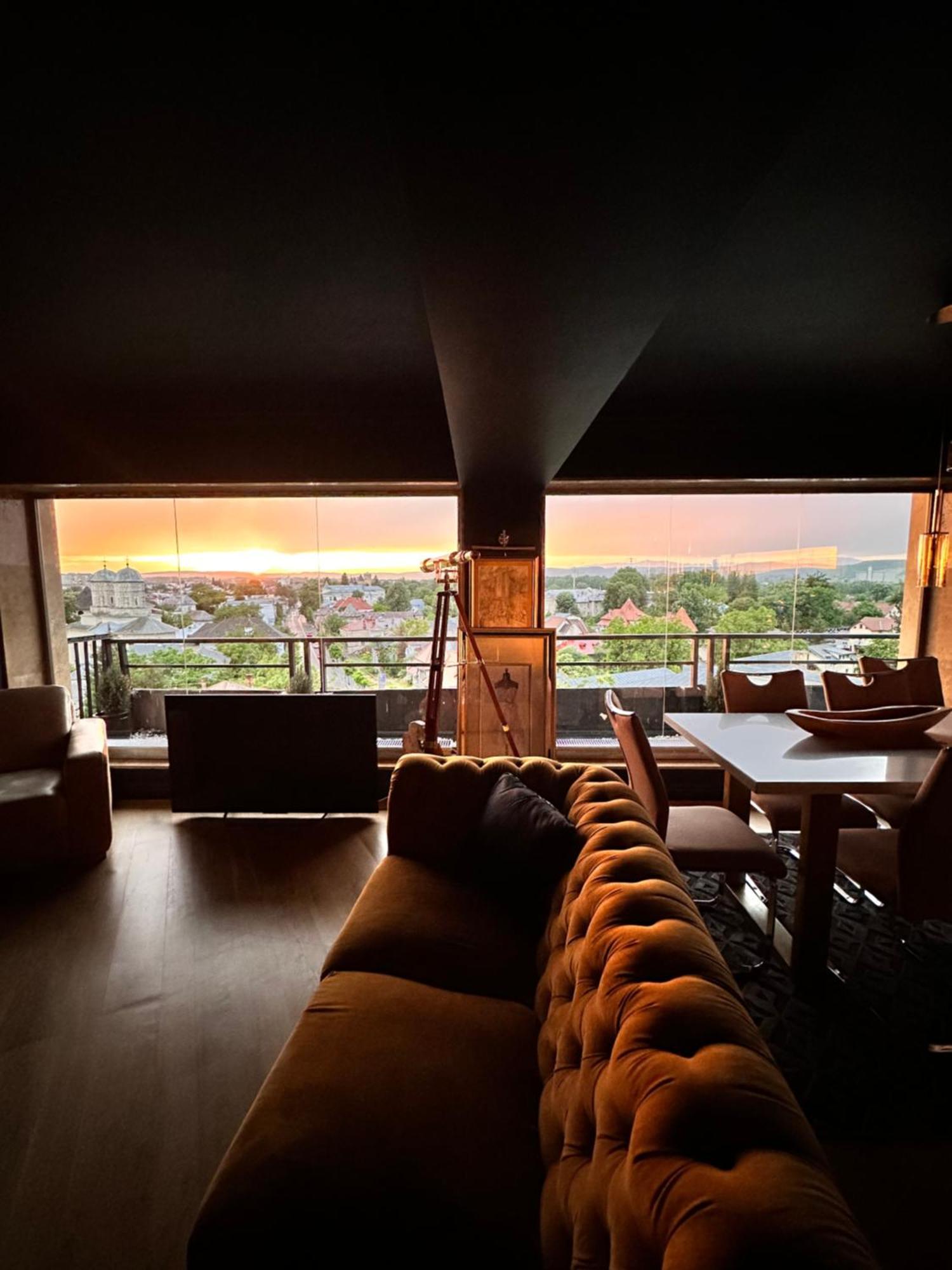 Noir Penthouse Lägenhet Targoviste Exteriör bild